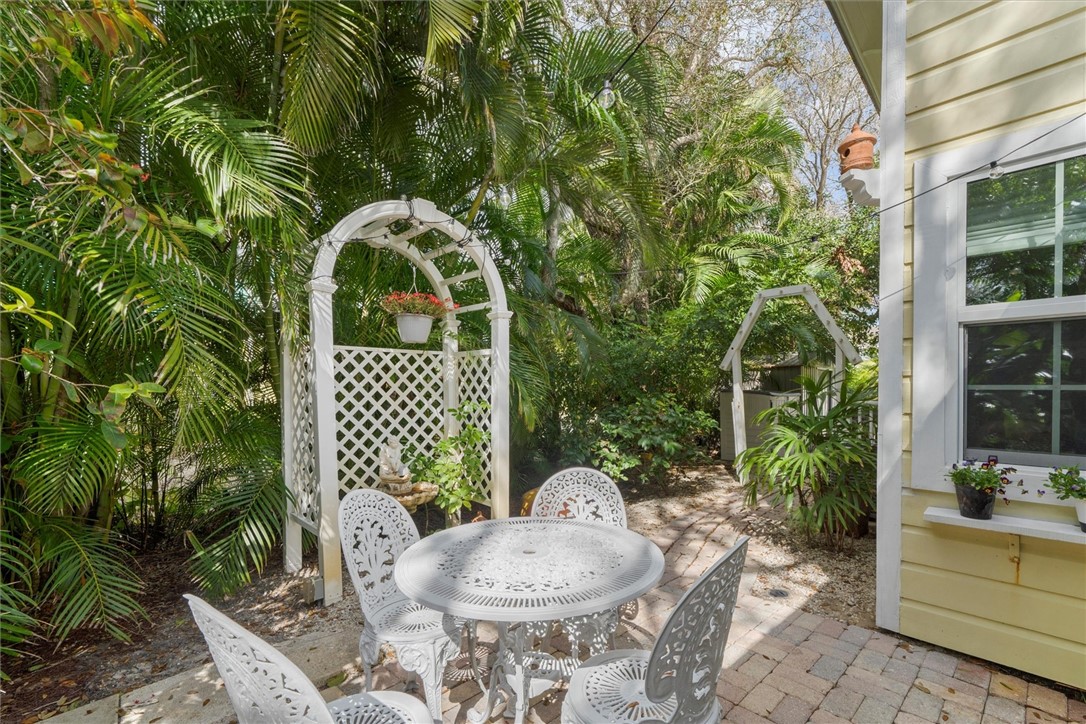 Side patio area