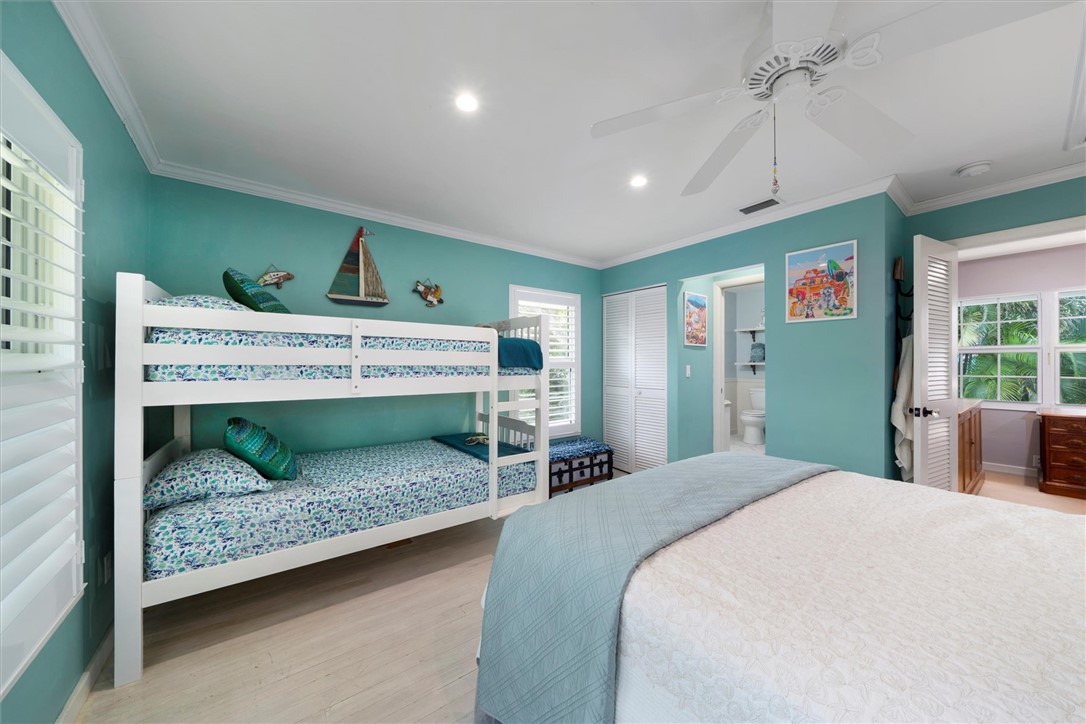 Guest Room sleeps 4