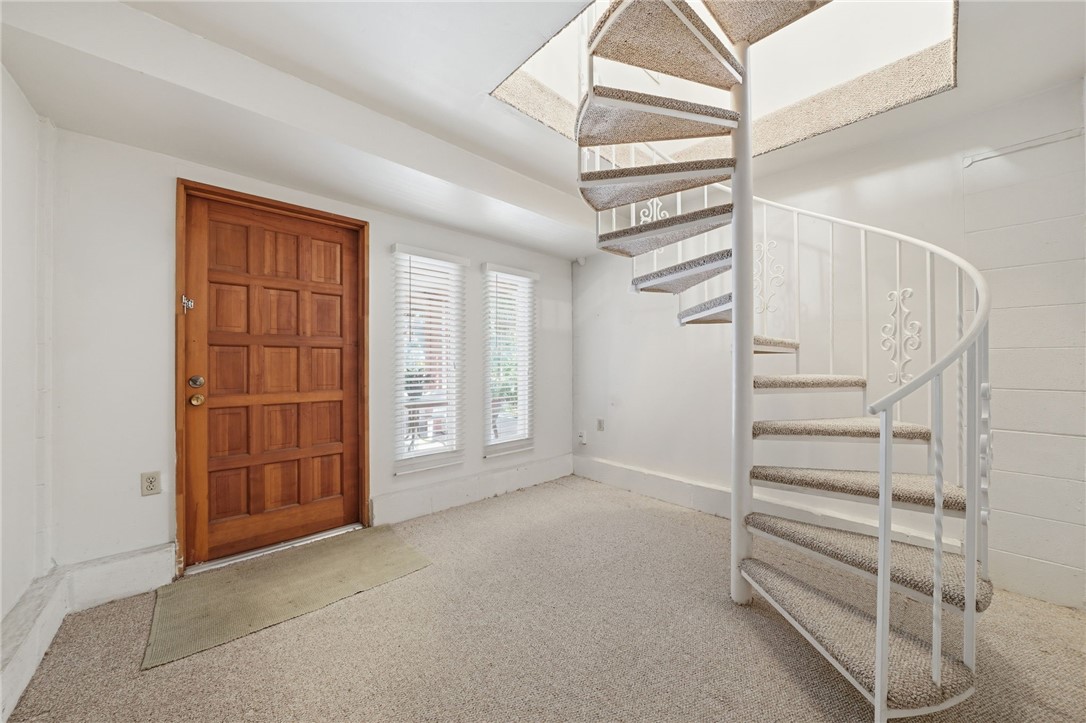 Entrance with bonus room