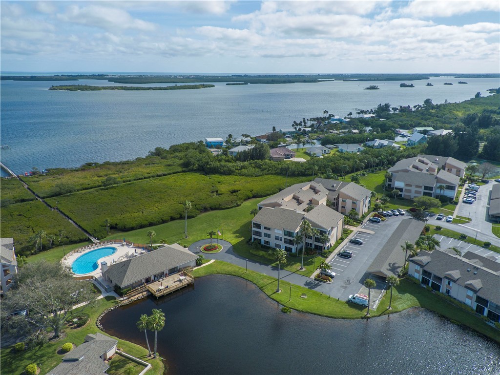 Coastal waterfront Community of Reflections